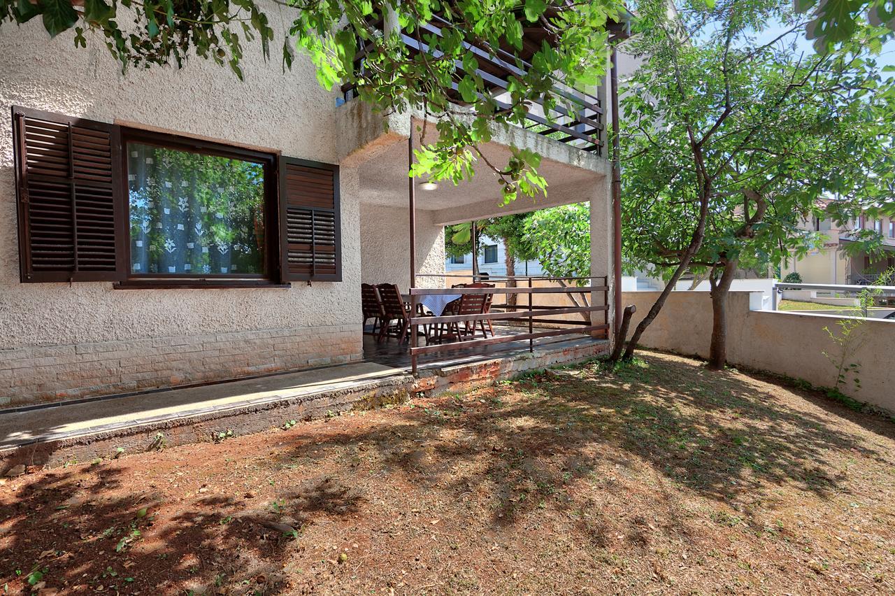 Vesna Apartment Pjescana Uvala Exterior photo